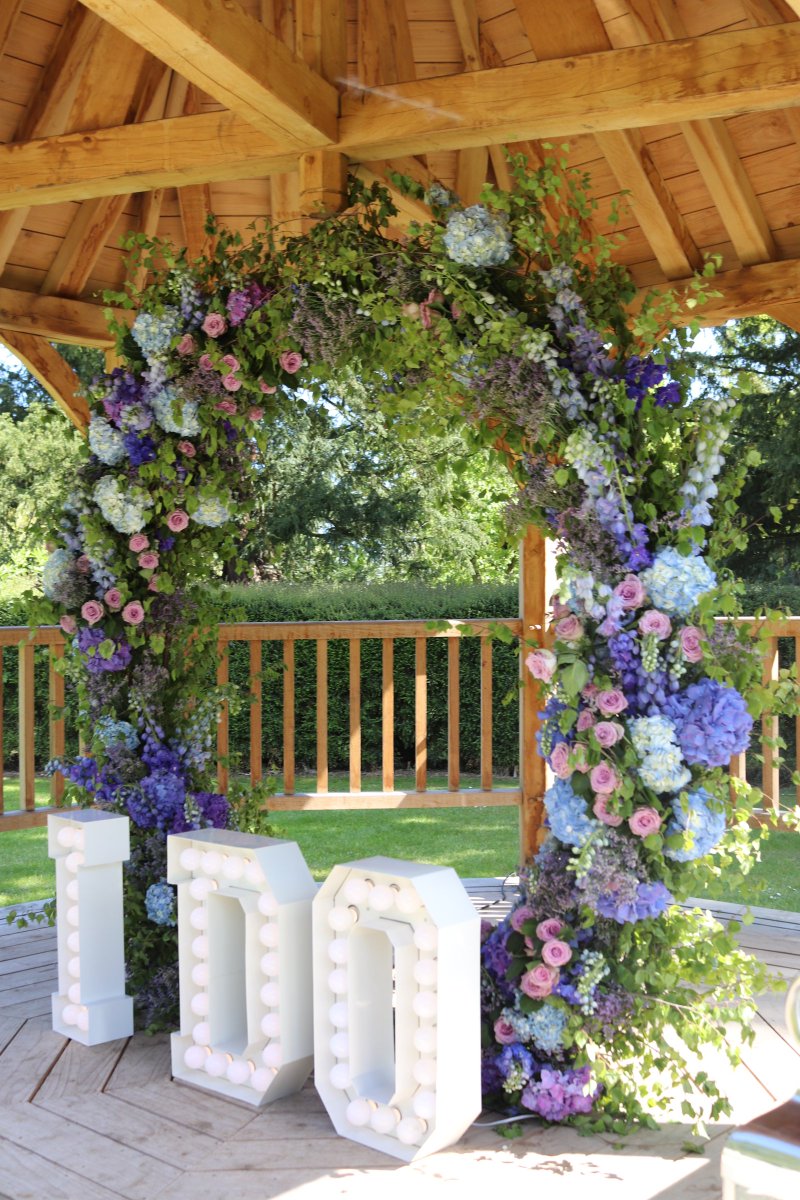 Down Hall Hotel tweet media