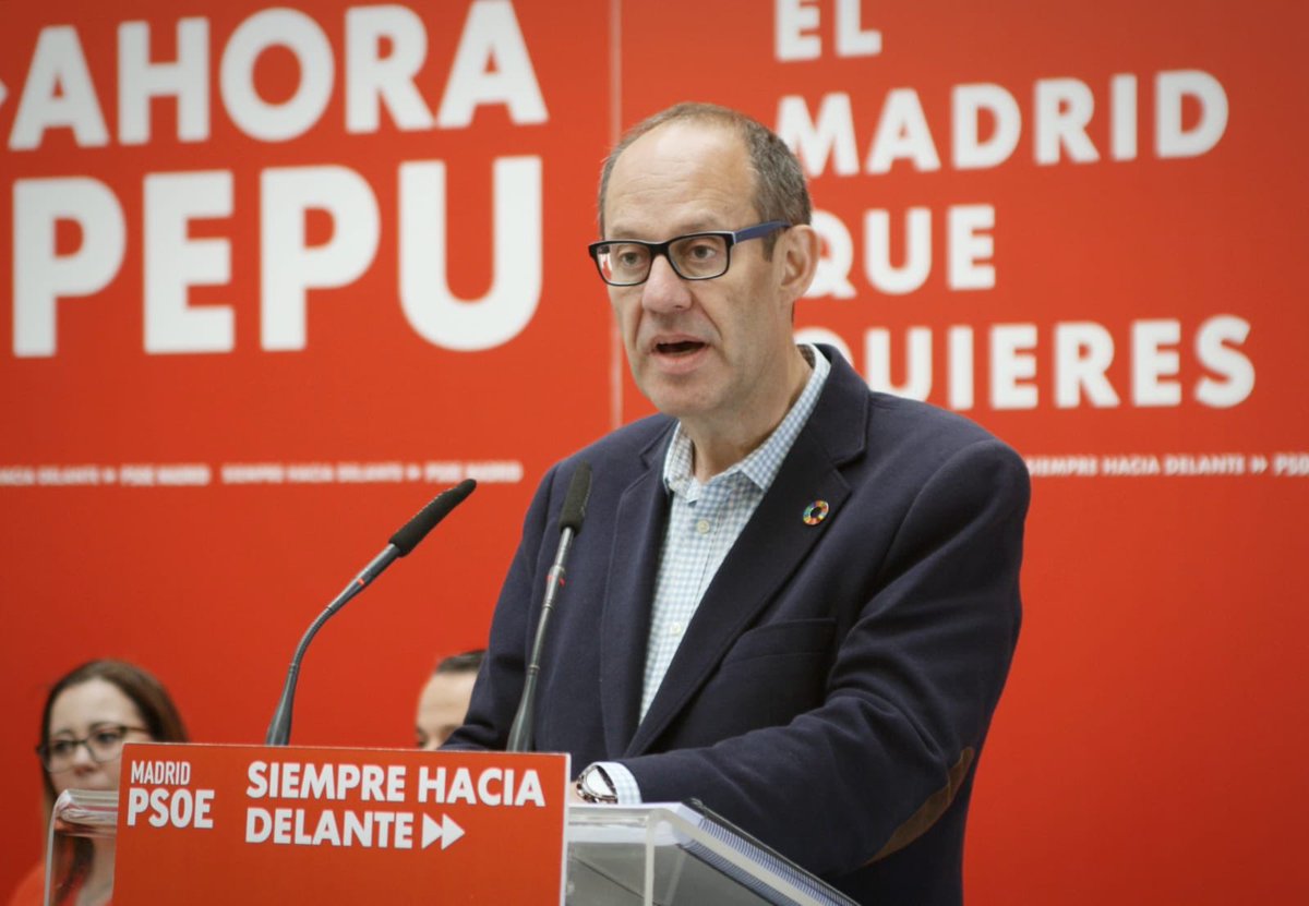 📢📝Después de la reunión con presentamos el programa electoral en Orcasur #Usera 

<a href="/RamonSilvaB/">Ramón Silva/❤</a> comienza el acto agradeciendo el gran trabajo que se ha realizado para hacer el Programa Electoral y las medidas de los distritos. 

#SiempreHaciadelante 
#AhoraPepu