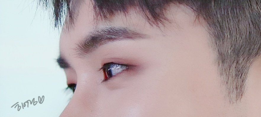 HearingRW's tweet photo. 190511 #려욱 #Ryeowook 👀 https://t.co/VbBsnKddtm