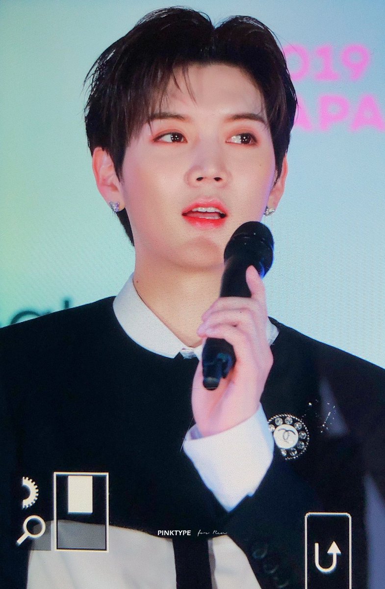 PINK_TYPE_'s tweet photo. 나 죽엇어ㅜㅜ... #렌 #최민기 #뉴이스트 https://t.co/AEPAOR1O9k