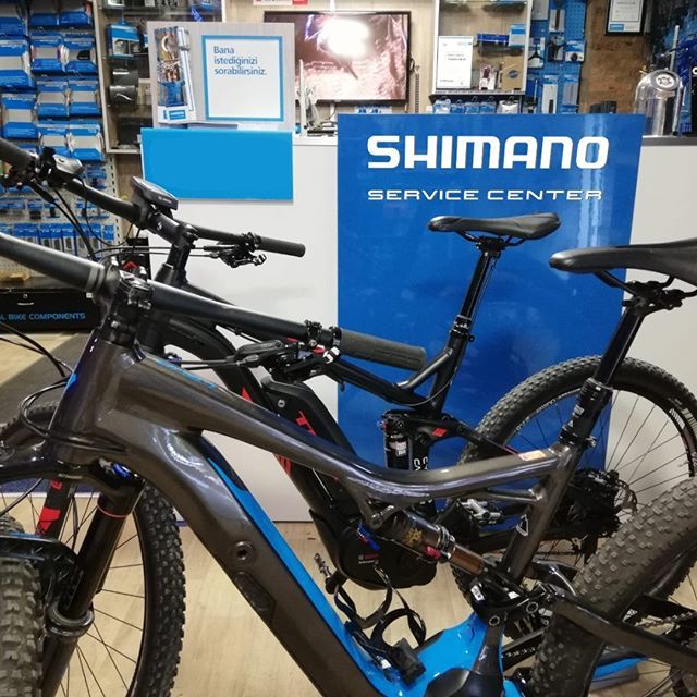 Bisikletcom's tweet photo. Elektrikli Bisikletinizin yazılımını en son ne zaman güncellediniz? Bu sorunun cevabını bilmiyorsanız bize bir uğrayın. #ebike #trek #specialized #shimanosteps #shimanoservicecenter #e-bike #bisiklet #çeşme #urla #alaçatı  #bisiklet https://t.co/yK9zH7qeC1