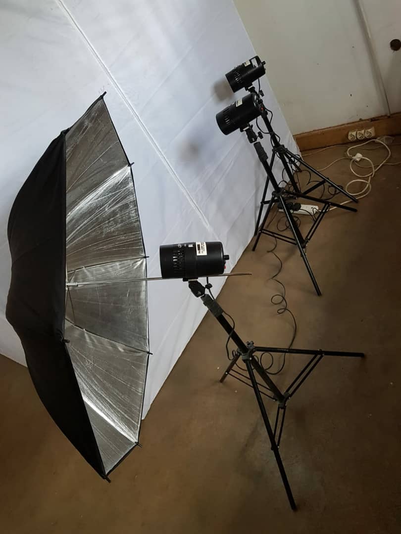 egmsamuel's tweet photo. Tournage du clip #Mayday( @HiroLeCoq ) cover by #Dolie bientot disponible whatsapp +237677015852 https://t.co/L1ea577FuL
