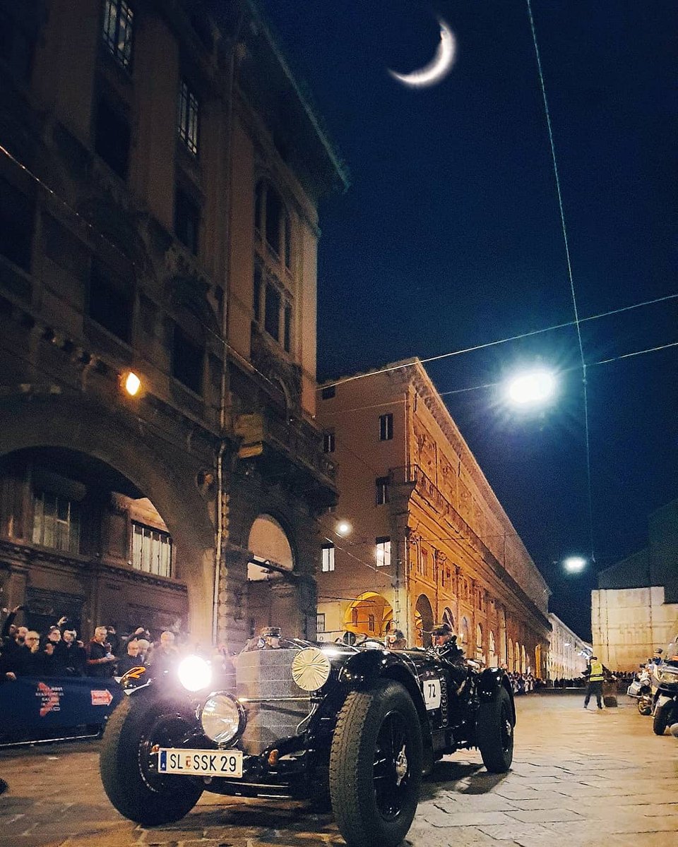 Ieri la #1000miglia a #Bologna
Click sul link x altre foto 😍
instagram.com/p/Bxk1w9GowZG/