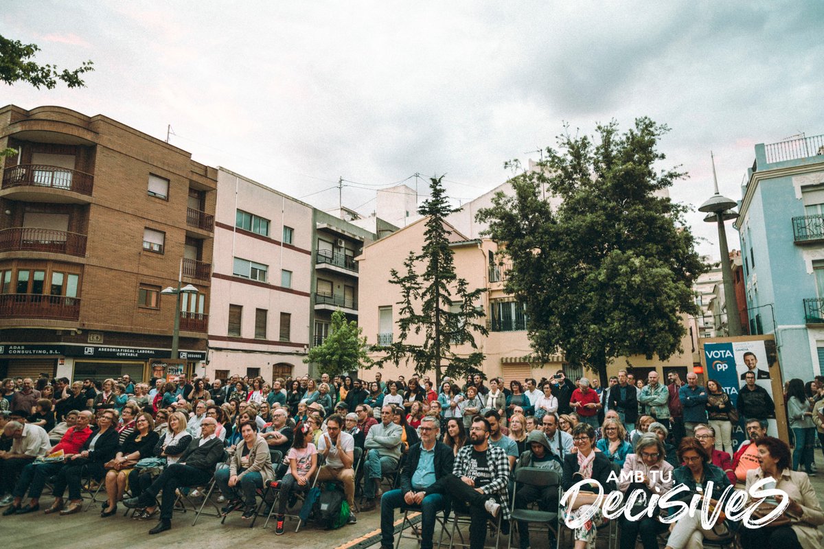 pepalandete's tweet image. Gracies a totes i a tots per omplir de gom a gom la 📍plaça Sant Josep del Raval en una nit #Decisiva

Amb tu, #Decisives💜 #26M