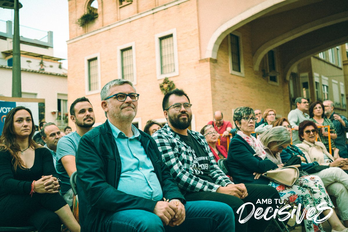 pepalandete's tweet image. Gracies a totes i a tots per omplir de gom a gom la 📍plaça Sant Josep del Raval en una nit #Decisiva

Amb tu, #Decisives💜 #26M