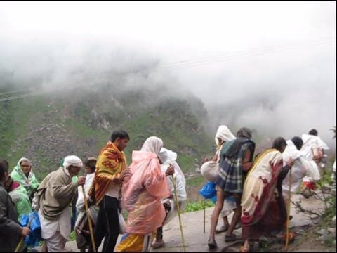 RealHistoryPic's tweet photo. 1) How ordinary people visit Kedarnath Mandir.

2) How a gareeb aadmi visit Kedarnath Mandir.

(2019) https://t.co/LmFwhAljN2