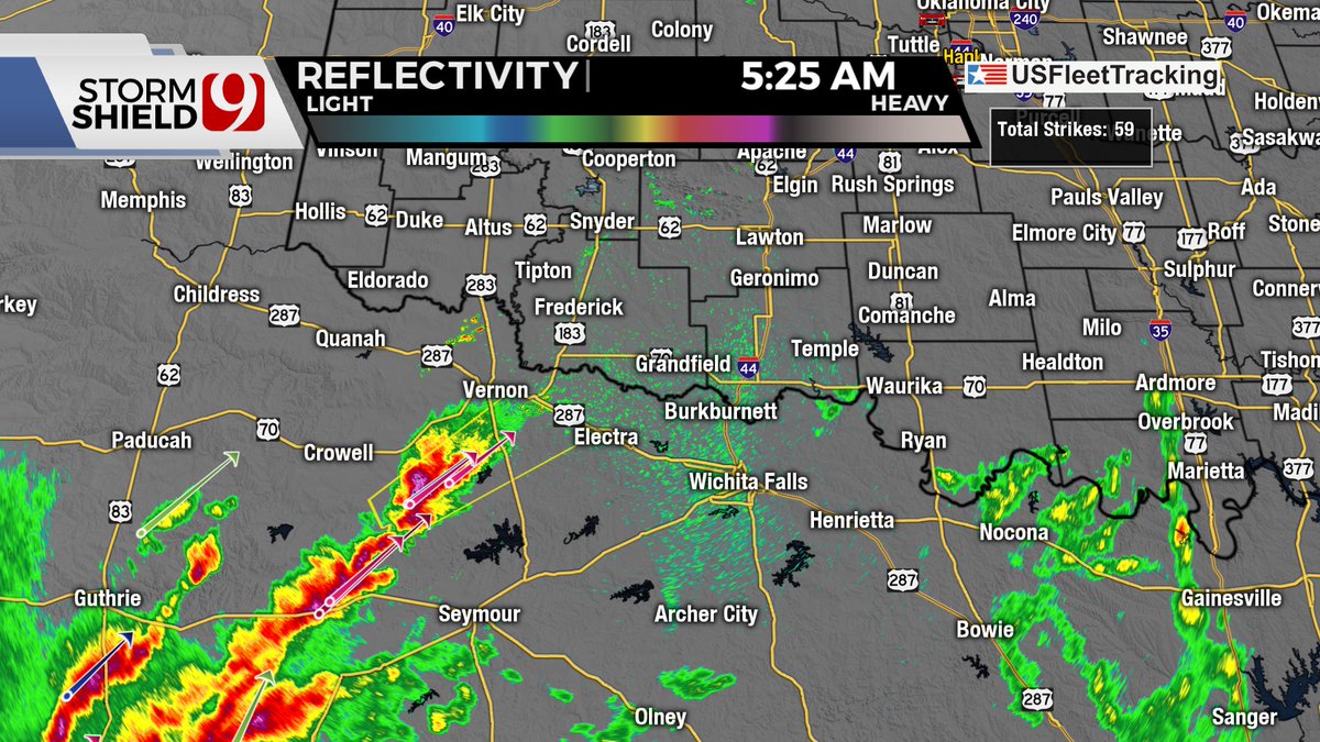 themahler's tweet image. 5:25 AM - Thunderstorms quickly making their way into southwest Oklahoma. Lead storm just south of the Red River is severe with hail up to quarter size. Movement is northeast at 40 mph. Expect an increase in severe storms over the next hour. #okwx @NEWS9