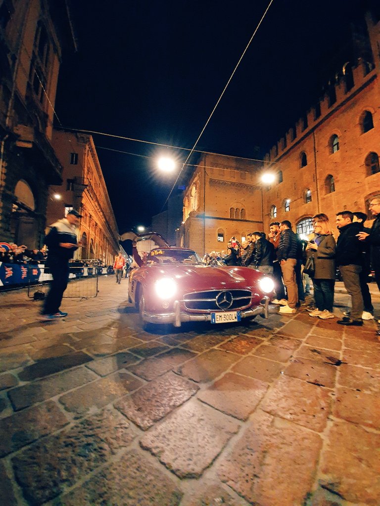 La  #1000miglia è arrivata a #Bologna #1000MIGLIAPOP #mercedesbenz #MBmille  #ad
<a href="/MercedesBenz_IT/">Mercedes-Benz Italia</a>