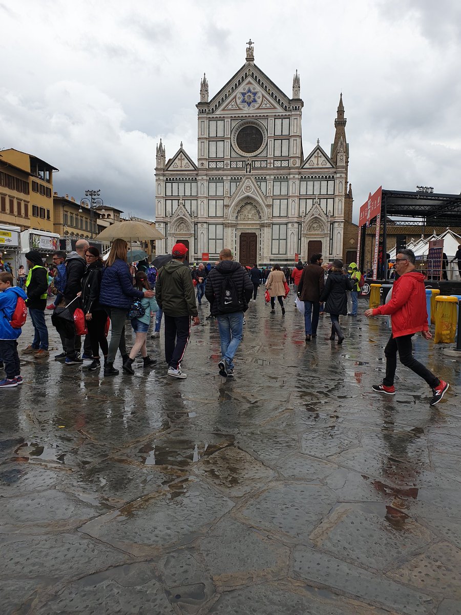 elenoise's tweet photo. Tranquilli, domani a #Firenze inizia la primavera... me l'ha detto il @triomedusa https://t.co/O0yREbLKH2
