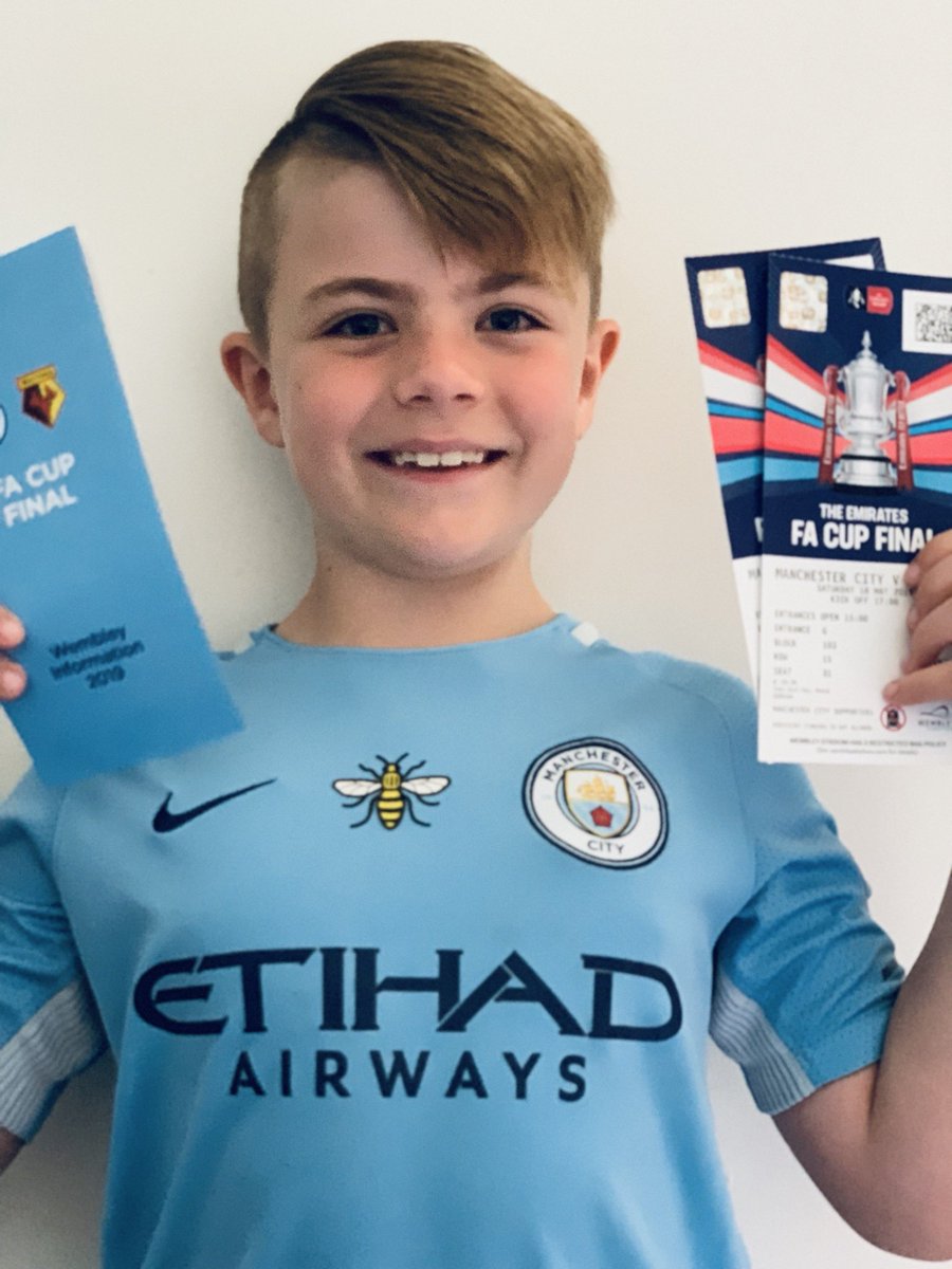 kelle1105's tweet photo. Very excited almost 8Year old! #earlybirthdaypresents #FACupFinal #firsttimeatwembley @ManCity @wembleystadium #comeoncity #doitforHarry @marksimmonds77 https://t.co/W81jNlk4nl