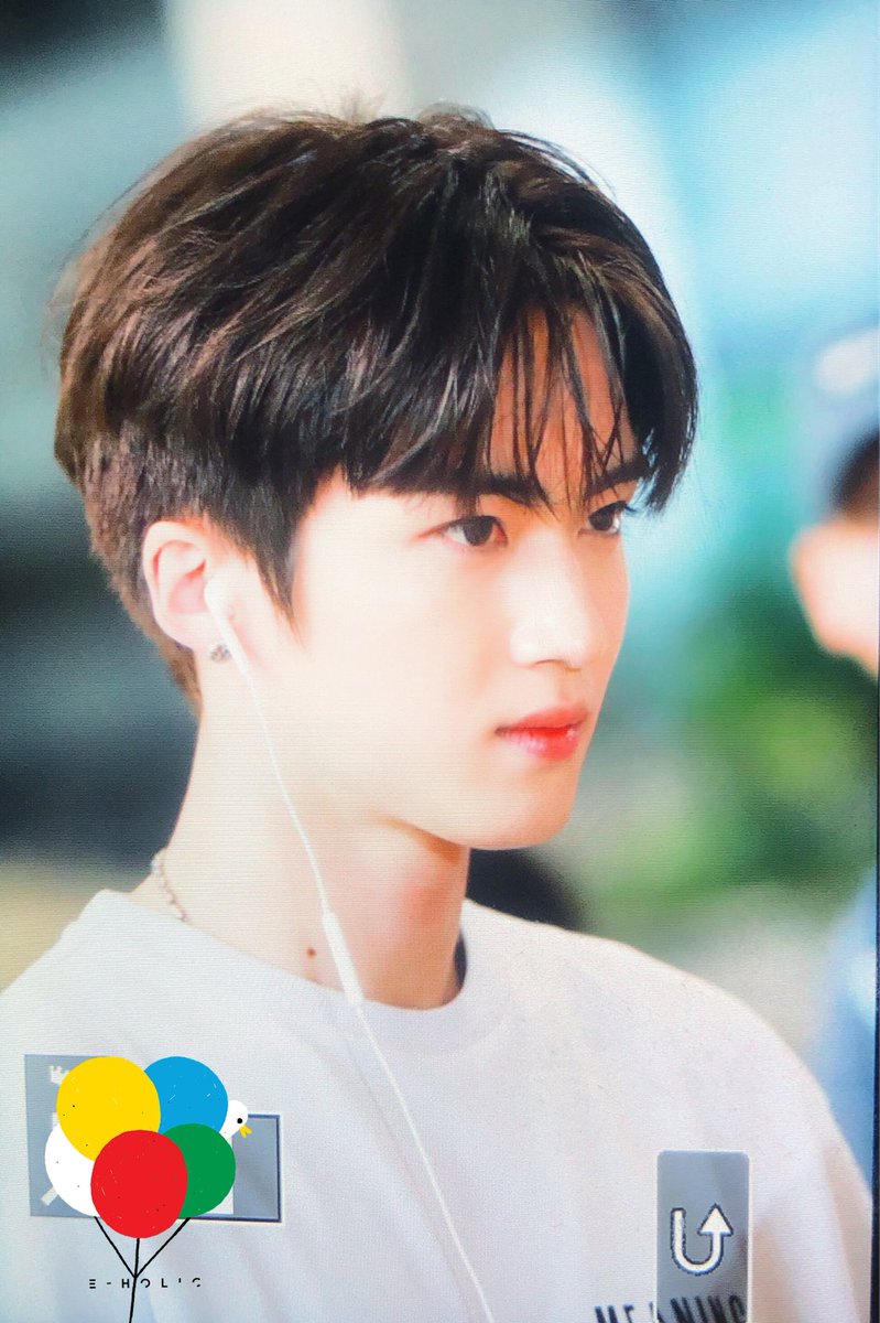 Eternal_holic_'s tweet photo. 190518
#옌안 #YANAN #闫桉 #PENTAGON  #펜타곤 https://t.co/5BjeDn0FPs