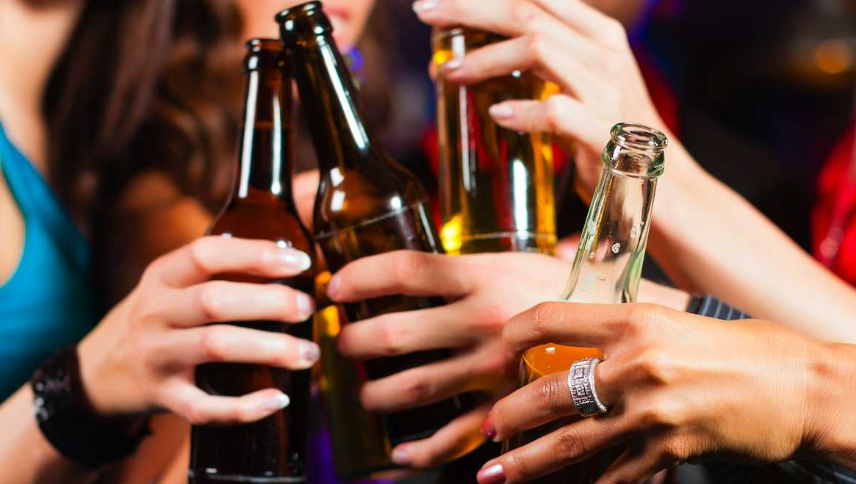Global_GEHS's tweet photo. 4. Alcohol
Binge drinking, especially with first-year students, is associated with serious critical events, such as overdose and assault
Half of all accidental college deaths have been linked to drug or alcohol abuse, whether from falling off a balcony at a party or driving drunk https://t.co/XnKI0gpjU2