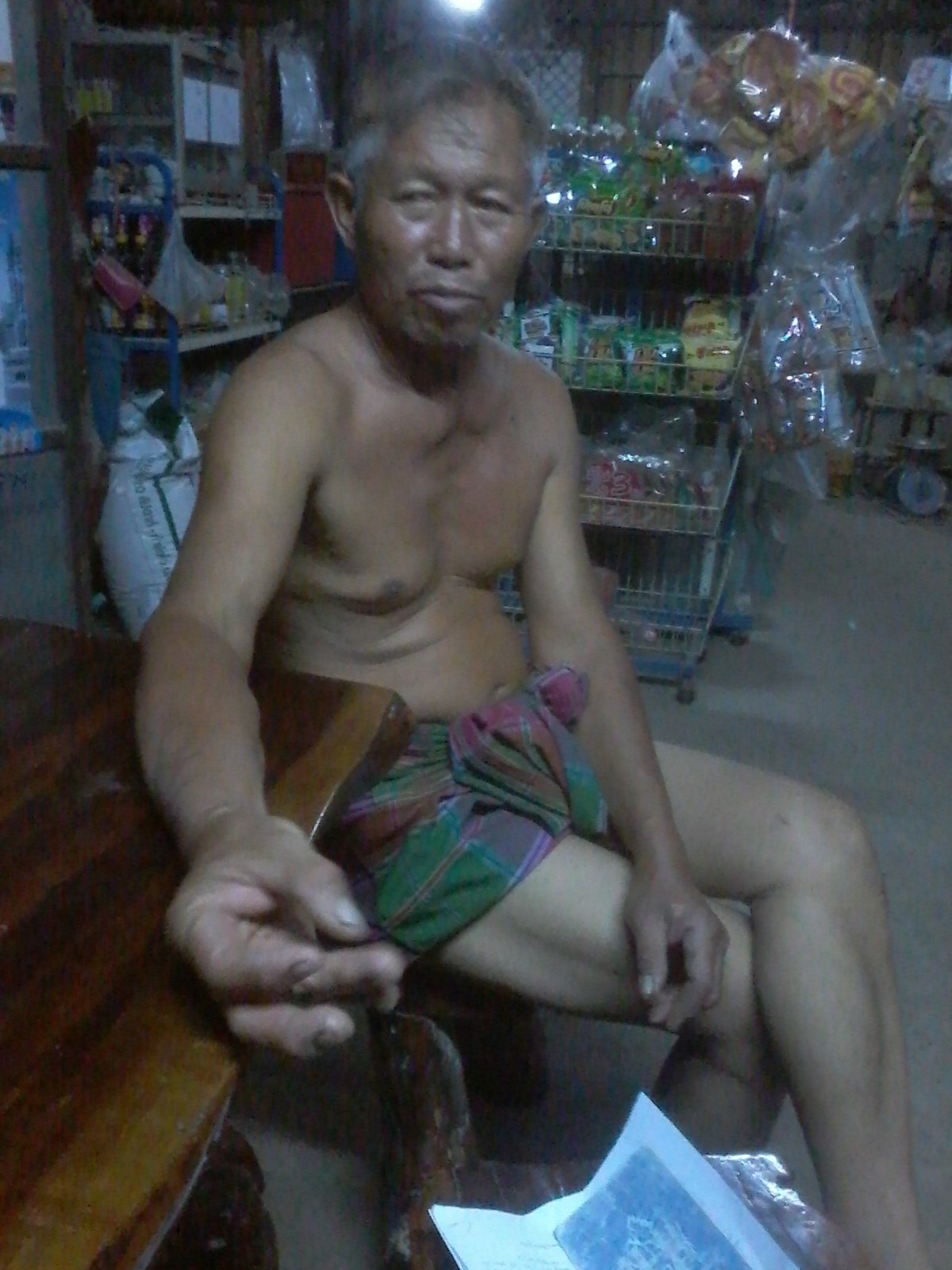 รักคนแก่​ นุ่งผ้าโสร่ง อุบล คุยกันคับ on X: ผัวผมถามว่าอยากได้กี่น้ำ  ผัวอยากมาก แต่เมียแกไม่ไปไหนเลย  เลยมาหาไม่ได้...เย็นนี้เมียแกจะไปจำศีลที่วัด ได้กินน้ำผัวแน่ๆ  น่าจะมากกว่า2น้ำ คุ้ม t.coPfK4YcNqma  X