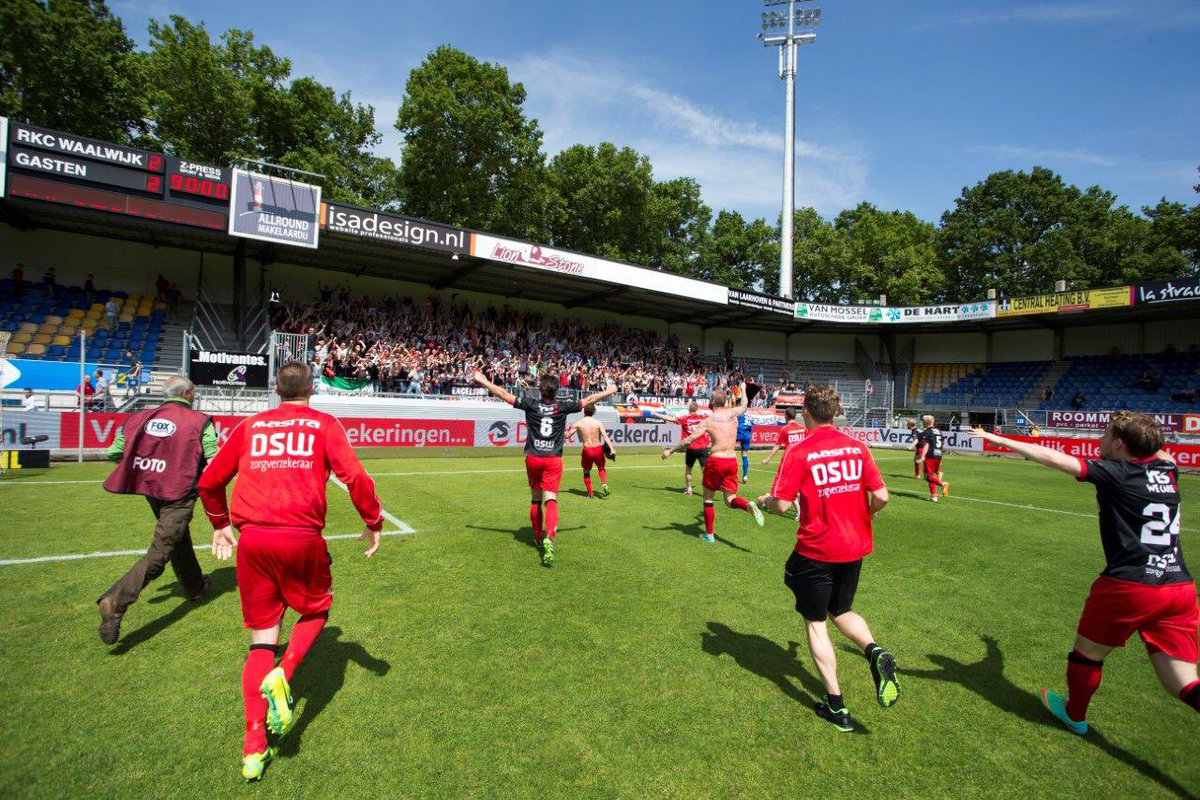 excelsiorrdam's tweet photo. 🔙 Vandaag precies 5️⃣ jaar geleden begon het eredivisie avontuur van Excelsior Rotterdam in Waalwijk. Morgen beginnen de play-offs om handhaving ook in Waalwijk. #rkcexc #matchfact #writinghistory #strijdenenwinnen #samensterk ⚫️🔴 https://t.co/Lj9h4BJBuw