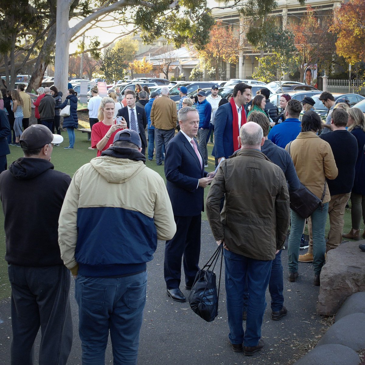 billshortenvcuc's tweet image. One final push. To stop the cuts, end the chaos and deliver change, vote Labor.