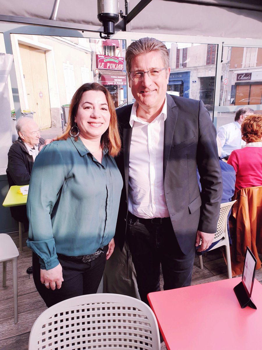 TwCarine's tweet photo. #LRchezVous à #Herblay
🍹🍺 Agréable moment d'échanges vendredi soir avec #LesRépublicains herblaysiens en présence du Maire @PhilippeRouleau.
Cette force sur le terrain, l'enthousiasme #avecBellamy sont nos atouts pour créer la surprise le 26 mai !
#Europeennes2019 #LR95 #LR9503 https://t.co/0YYdiJ4kow