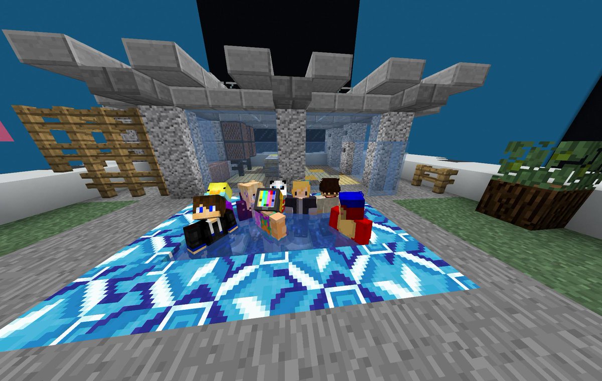 todotext's tweet photo. the best 10th anniversary party for minecraft a guy could ask for https://t.co/nxgIQ033kv