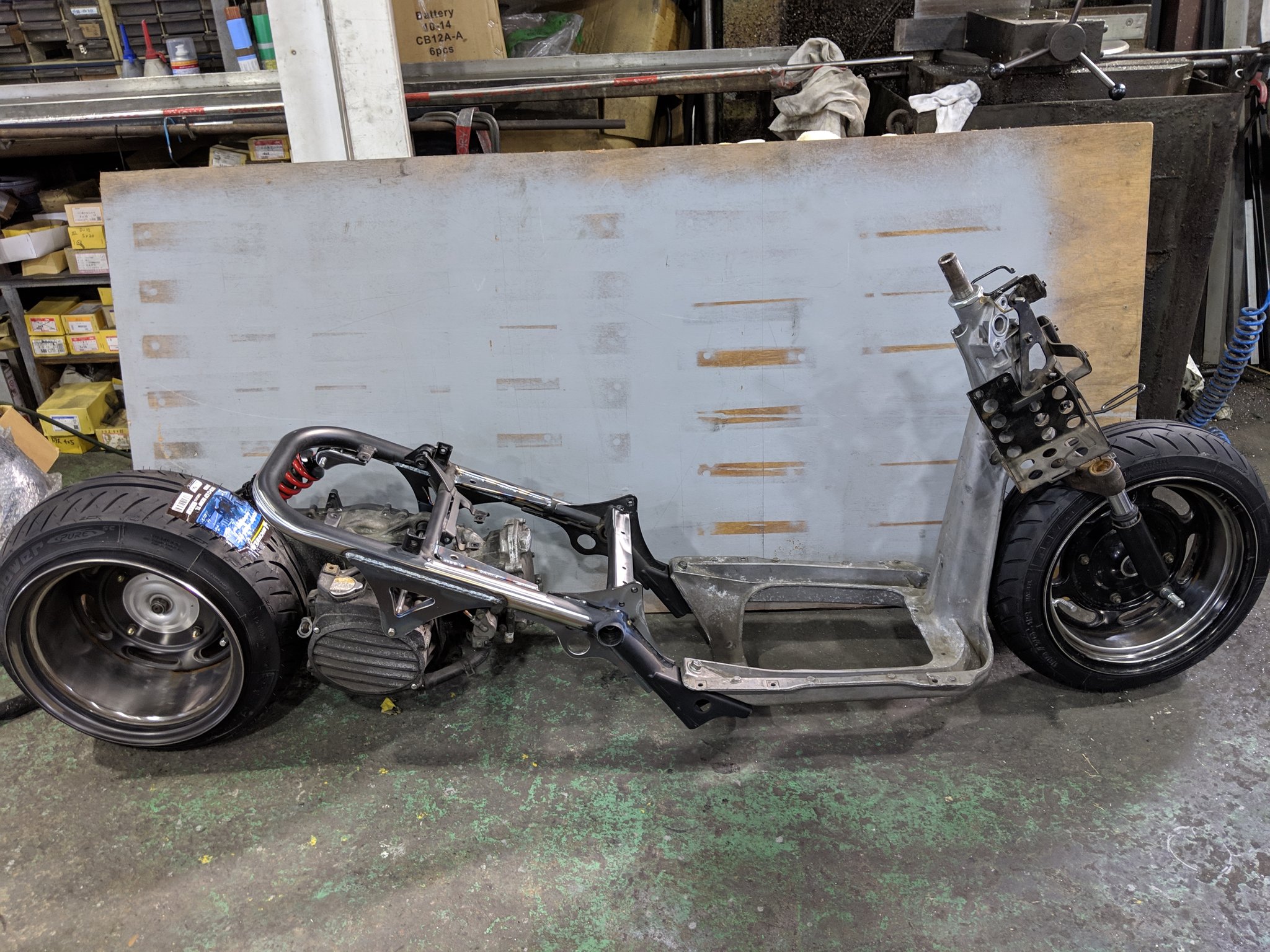 ホンダ ズーマー直吊りフレーム|車・バイク・自転車 ホンダ ズーマー直吊りフレーム|車・バイク・自転車