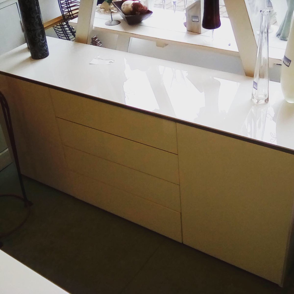 wirralhospice's tweet photo. 💙‼️🤗£150 #whitegloss #diningtable & 8x #chairs, plus £100 matching #sideboard in our #newbrighton #charityshop call 0151 639 2917 open Mon to Sat #loveshopping #shopping #bargains #charityshopfinds #wirralhospice #wirral https://t.co/oUo4WQIrfb