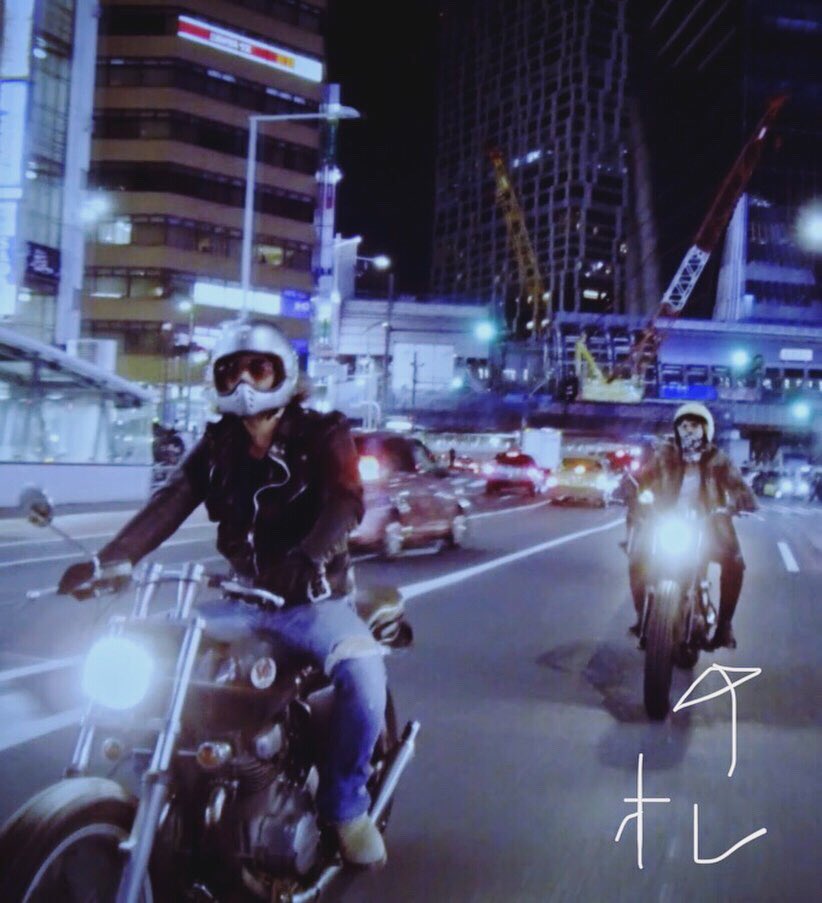 Buffalo 3 参加させてもらった浅井さんのmvのショートバージョン公開されました 浅井健一 Metallic Mercedes T Co Clndzffujr 愛車と共にヒョウ柄のファーで 華麗に走るのがオレです 曲もビデオも最高にロックンロールしてます 最高に