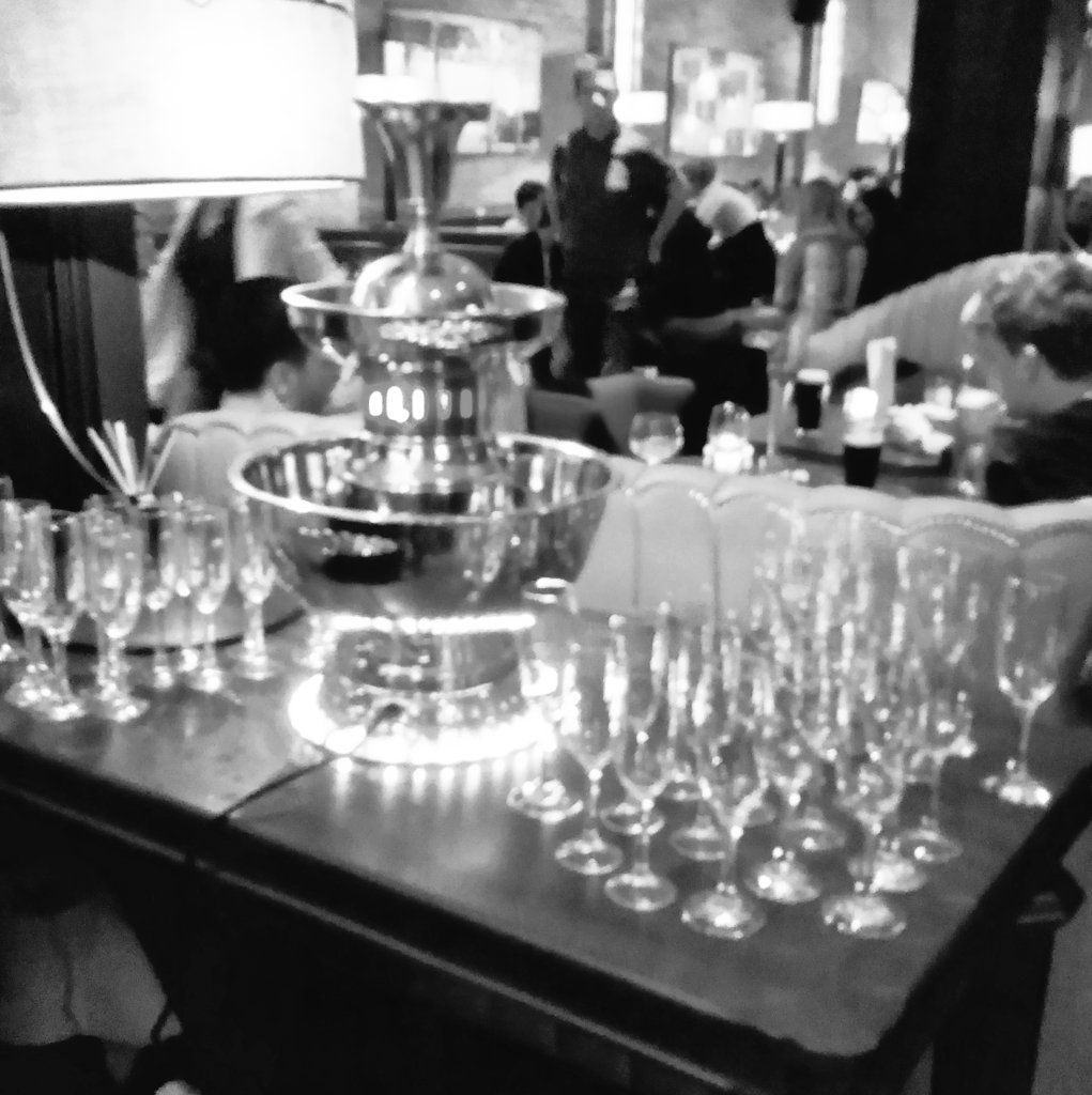 One of the best launch nights i was ever at <a href="/DakotaDublin/">Dakota</a>. with my friend <a href="/Thunderbroad/">Marilyn Montroy</a>