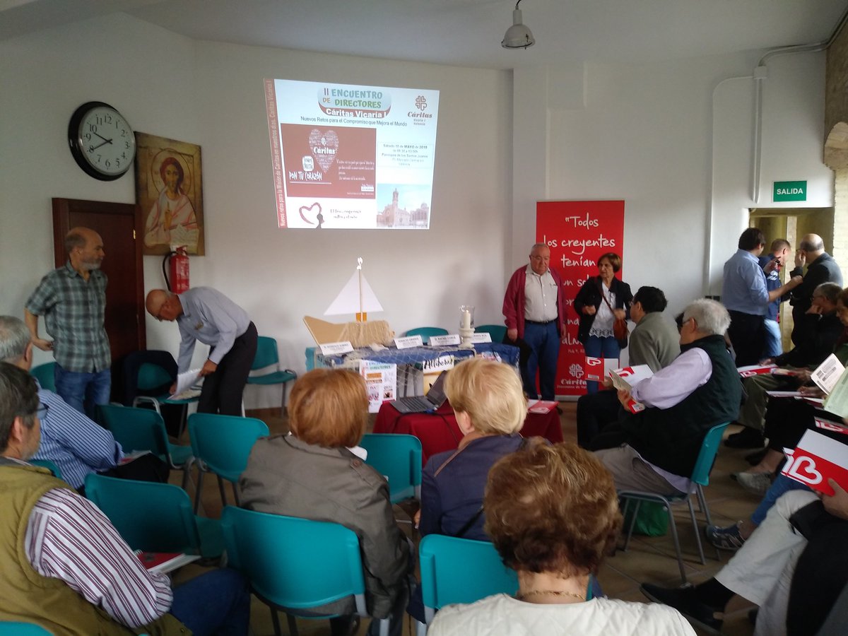 aurora_825's tweet photo. Preparados para empezar el Encuentro de Directores de Cáritas parroquiales de la Vicaría 1 @ValenciaCaritas https://t.co/D6ac9W2gic