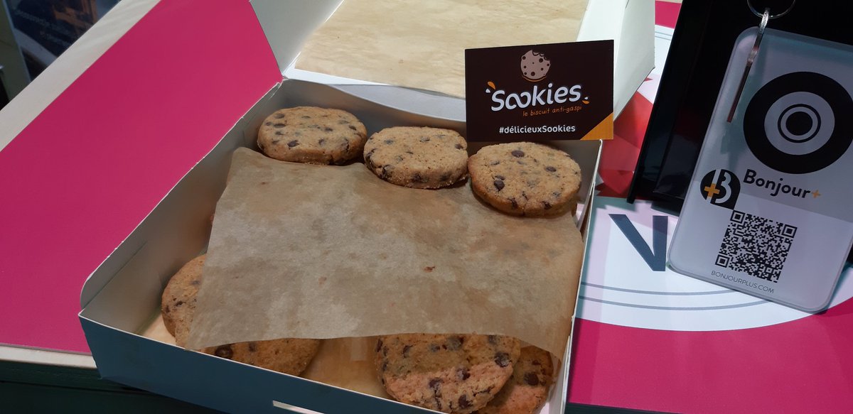 😋 De délicieux cookies solidaires à #VivaTech2019, merci <a href="/sookies_fr/">Sookies</a> !