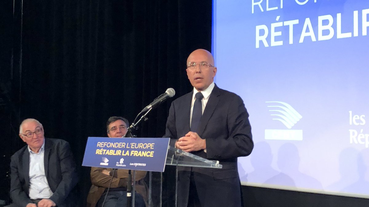 eciotti's tweet photo. Avec @fxbellamy et @laurentwauquiez nous sommes fiers de la France du général de Gaulle, notre patrie qui nous vient du fond des âges et qui doit rester elle même ! #LRNice @lesRepublicains https://t.co/lRR1a4E96q