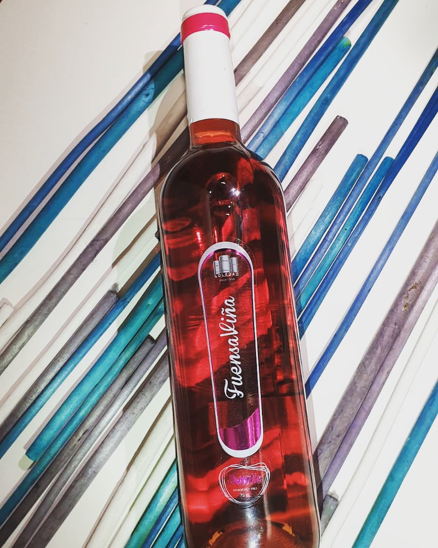 RDistribucion's tweet photo. Para hacer frente a este calor un rosadito sweetie es lo mejor. No dejes de probarlo, Fuensaviña te sorprenderá  #fuensaviña #garnacha #fuensalida #vinorosado #gastronomia #laprospe #condeduque #lamoraleja #chueca #ponzano #chamberi #cavabaja #barriodesalamanca #malasaña #majadah https://t.co/MCo4C1cGR0