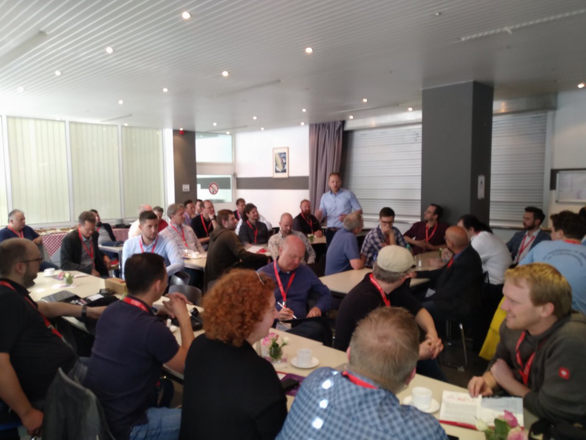 handwerkscamp's tweet photo. Vorstellungsrunde beim 3. Handwerkscamp #hwc19 - das Hashtag "Handwerkssohn" hat mir bis jetzt am besten gefallen... :) https://t.co/P6B8EGp0kT