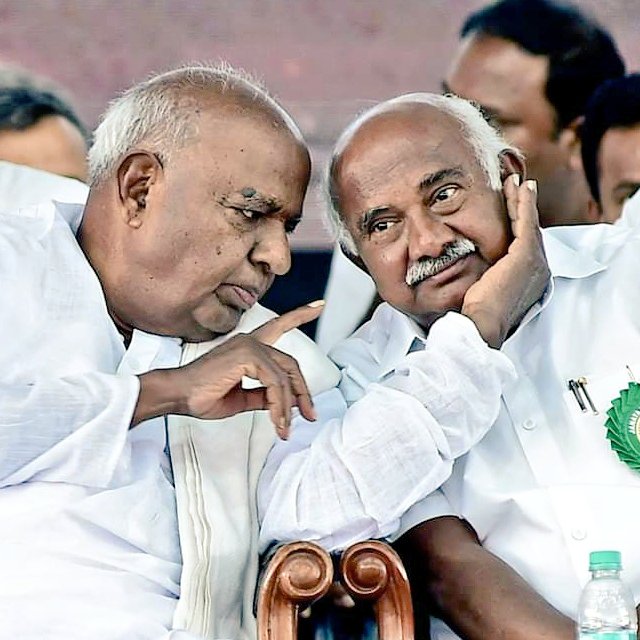 AH_Vishwanath's tweet photo. ರಾಷ್ಟ್ರ ನಾಯಕರಾದ ಸನ್ಮಾನ್ಯ ಶ್ರೀ ಎಚ್.ಡಿ ದೇವೇಗೌಡರು ಇಂದು 87ರ ವಸಂತಕ್ಕೆ ಕಾಲಿಡುತ್ತಿದ್ದಾರೆ. ಜೆಡಿಎಸ್ ಪಕ್ಷದ ರಾಜ್ಯಾಧ್ಯಕ್ಷರು ಜಗತ್ತಿನ ಅತ್ಯಂತ ಎತ್ತರದ ಜನತಂತ್ರ ವ್ಯವಸ್ಥೆಯ ಪ್ರಧಾನಿಯಾಗಿ ಕಾರ್ಯ ನಿರ್ವಹಿಸಿದವರೂ ಆದ ಹಿರಿಯ ಮುತ್ಸದ್ದಿಗಳಿಗೆ ನಾಡಿನ ಸಮಸ್ತರ ಪರವಾಗಿ ಜನ್ಮದಿನದ ಶುಭಕಾಮನೆಗಳನ್ನು ತಿಳಿಸಲು ಹರ್ಷಿಸುತ್ತೇನೆ. https://t.co/2vrxBqKgMM