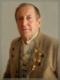 En Junta General extraordinaria de fecha 24 de abril de 2019 fue ratificado como Presidente de la Falla Avd. Corts Valencianes D. José Segura i Lladró.