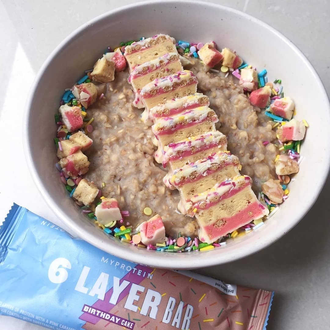 Myprotein's tweet photo. #6LayerBar Birthday Cake bowl 🎂
Who's having this on their next Birthday? 😜
📸: https://t.co/LHjT3rVfVw
#Myprotein https://t.co/KPzmpLgjEA