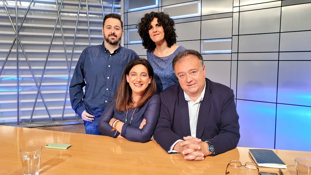 elmiradoroc's tweet photo. Cerramos semana en la #TertuliadelMirador hablando de
#DiadeInternet, #NNTT, #RedesSociales; #Tolerancia y #DiaContralaLGTBfobia; y de tendencias en #Estudios #Universidad o #empleabilidad... o de #Cotillear
con Diego Marchán, Lorena Mejías, Yolanda Vallejo y Jesús Perulero. https://t.co/u4iCXHHlFd