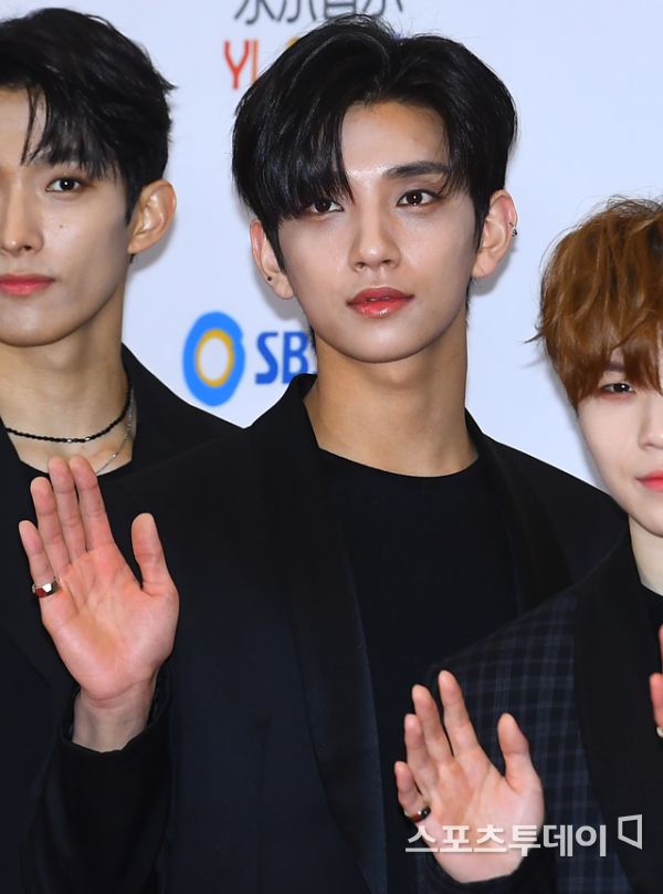PRESS] 190518 25th Dream Concert - Red Carpet #JOSHUA @pledis_17