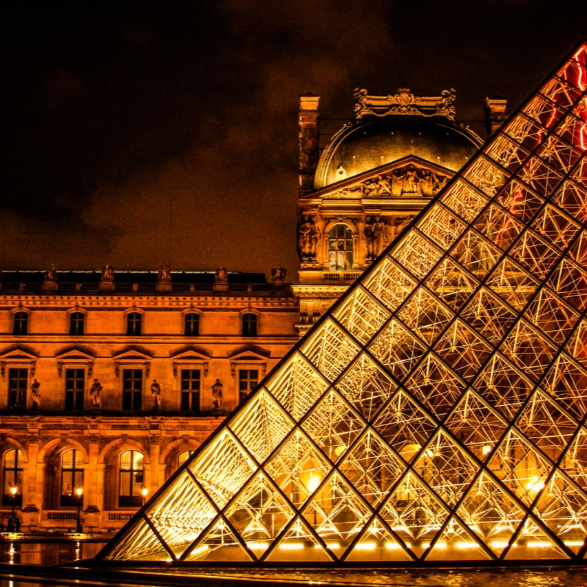 1WorldByTheSea's tweet photo. La Musee du Louvre in Paris is the most visited museum in the world with a staggering 9.3 million visitors a year!
Happy International Museums Day!
#OWBTS #IEF #BOMO #festival #international #museum #paris #louvre #france #art #architecture #bournemouth #dorset @museelouvre https://t.co/BmF3efRrcT