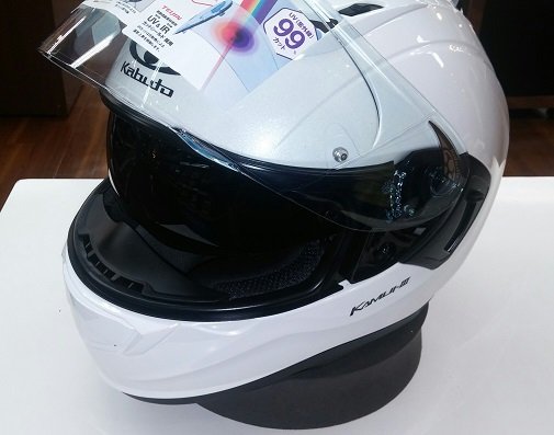 TAICHI_Store's tweet image. KabutoのNEWヘルメット【KAMUIⅢ】が入荷
インカム取付を考慮した専用設計。
包み込まれるようなフィット感。
UV&amp;amp;IRカットシールドなど快適さを追及しています。
当店はKabutoプロショップです。ご購入時にフィッティング調整も承ります！
#Kabuto
#KAMUI3
#フィッティング 
#アールエスタイチ大阪