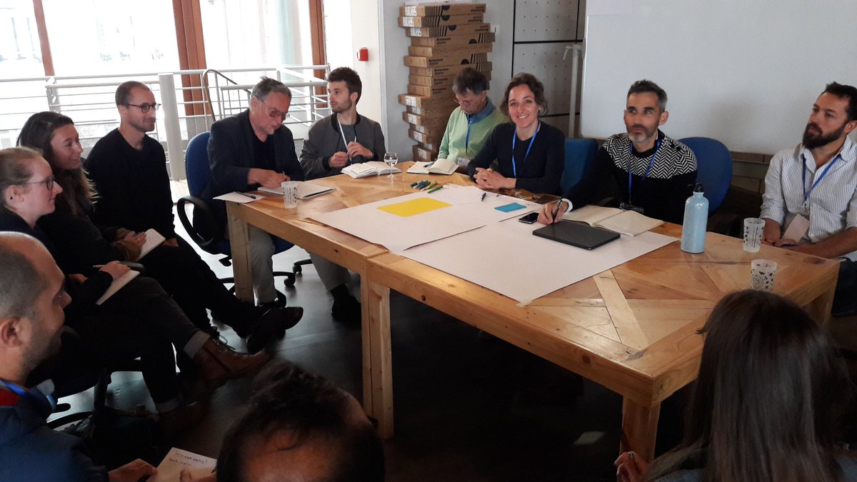 euralens's tweet photo. #Euralens est fier d'accueilir la 1ère rencontre nationale de la #frugalite heureuse et créative @frugaliteheureu dans la Maison syndicale @AggloLensLievin. 150 personnes réunies autour de Dominique #GauzinMüller, Alain #Bornarel, Philippe #Madec https://t.co/cf82oMo30w