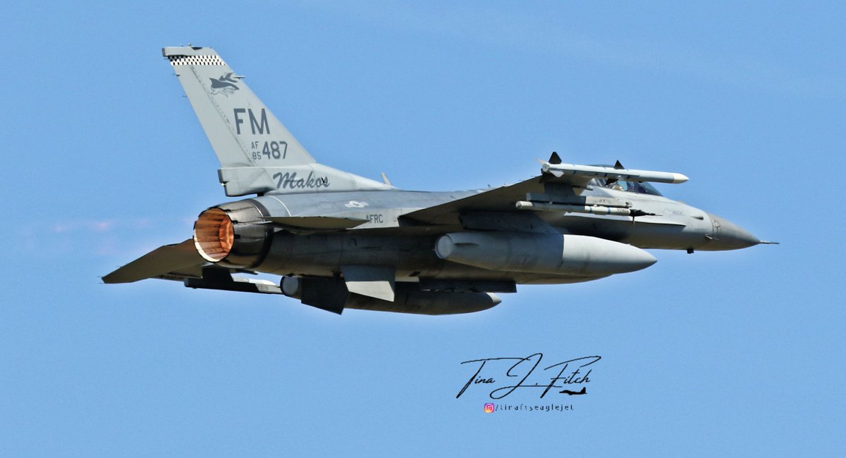 F15EagleJet's tweet photo. Turn &amp; Burn! @Homestead_ARB @48FighterWing @planesonthenet #F16 #f16viper #homesteadarb #48thfighterwing #Military #militaryaviation #aviationphotography #fighterjet #fighterpilot #USAF #TopGun #makosshark #93rd #militaryjets #planespotting #AvGeek #teamworkmakesthedreamwork https://t.co/KIIuoZY2fj