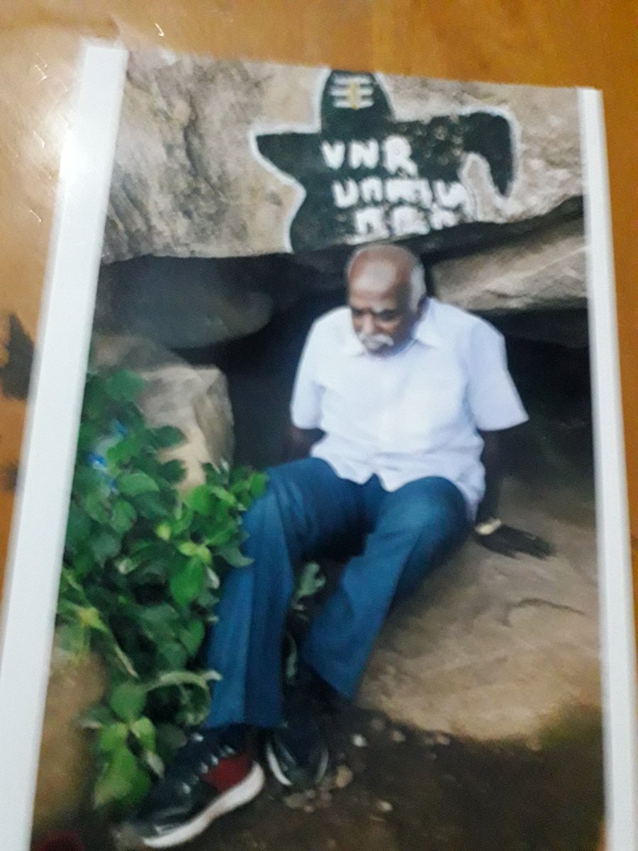 HRajaBJP's tweet photo. சதுரகிரி சுந்தர மகாலிங்கம் கோவிலில் உச்சியில் JC பச்சையப்பன் மிமிச உணவு எடுத்துச்  சென்று உண்பதும், மக்கள் தியானம் செய்திடும்  புனிதமான தவசிப் பாறையில் shoes அணிந்து சென்றதும் வன்மையாகக் கண்டிக்கத்தக்கது https://t.co/8yo2gNrnzS