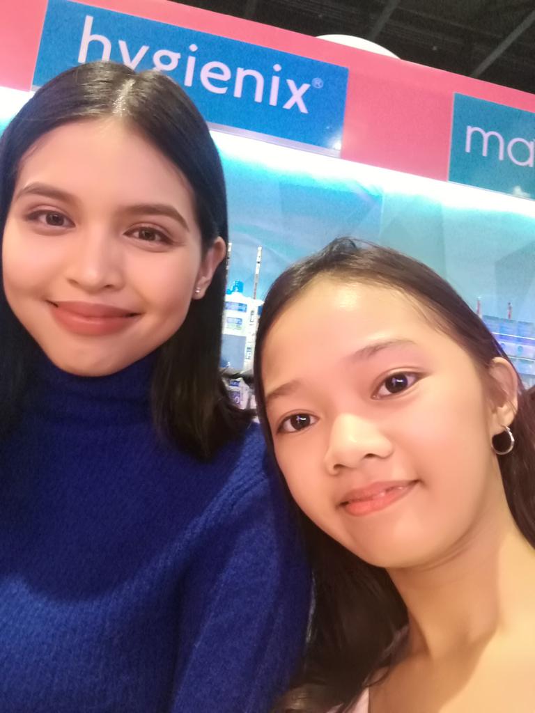 filaner05's tweet photo. Nagkita din sila ng batang nag-aabang 
@mainedcm 
#MaineForHygienixTNAP2019 https://t.co/hAjKC30svo