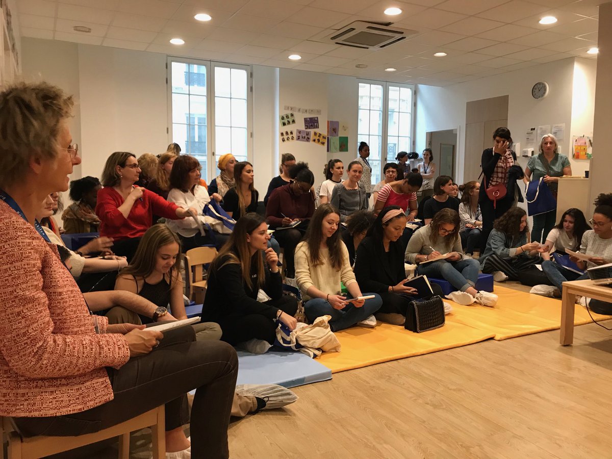 KarenMagrina's tweet photo. La conférence sur l aménagement de l espace commence. Merci Fabienne Agnès Levine. ⁦@Babilou_fr⁩ https://t.co/Ay4j4kKvnk