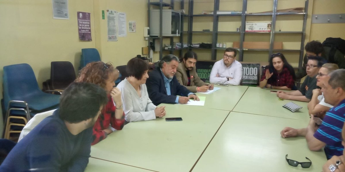 Buenos días #FelizSábado 

Empezamos el 9️⃣ día de campaña en #Usera 

Nos hemos reunido con la <a href="/AOrcasur/">AAVV Orcasur</a>  que nos han contado las deficiencias del barrio⤵️

▪️Limpieza 
◾️Convivencia
◾️Falta de equipamiento 

<a href="/AlvaroRizos/">Álvaro Vidal</a> @avgusera <a href="/PSOE_USERA/">PSOE Usera / ❤</a> 

#AhoraPepu 
#SiempreHaciaDelante