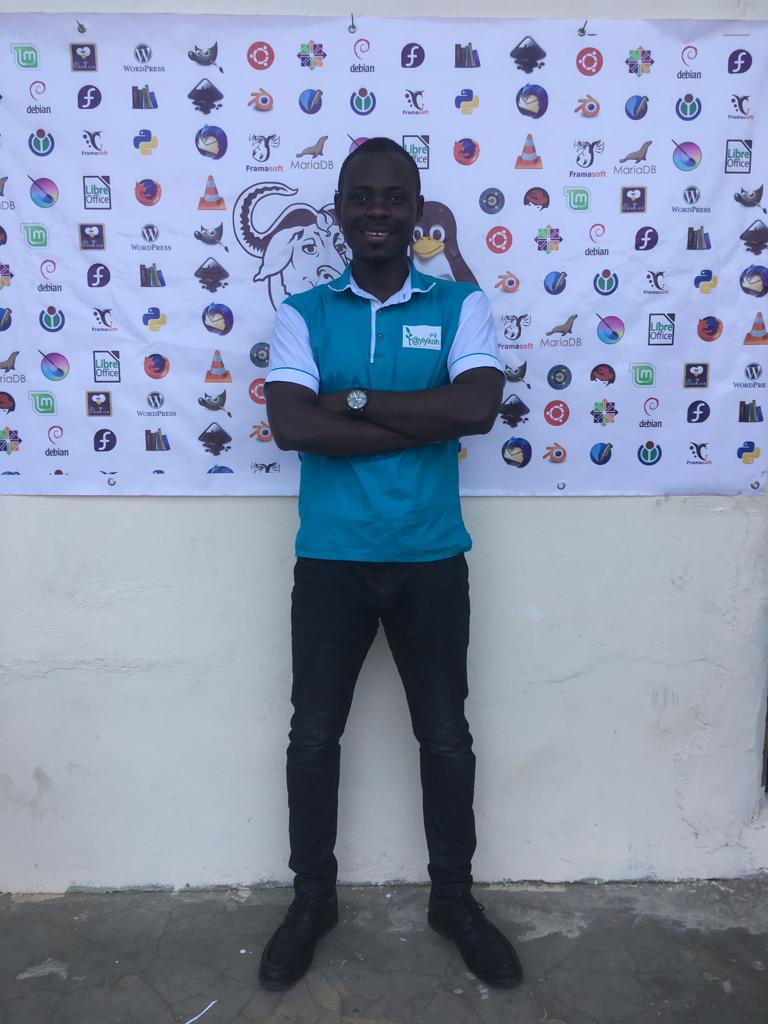 john_prof's tweet image. #LinuxPresentationDay #GoAyiyikoh @LoulouDeGueyo