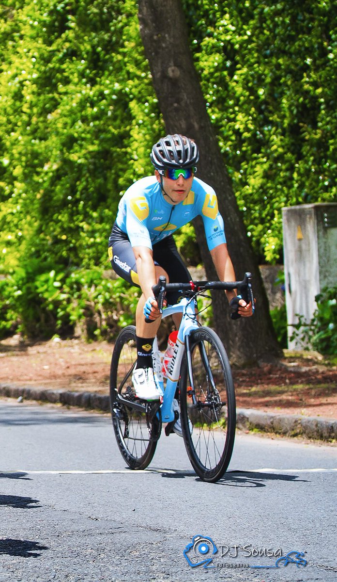 albertoserranus's tweet image. ¡Vamos a por la 2° etapa de #GPAzores 🇵🇹 ! 
Paisajes espectaculares pero a la vez duros en la isla de San Miguel 😬
Ayer 5° puesto en meta junto a equipos Pro portugueses 💪🏽
#2ToGo

@EntrenoCiclismo 
@ROTOR_bikeES 
@SPIUKSportline