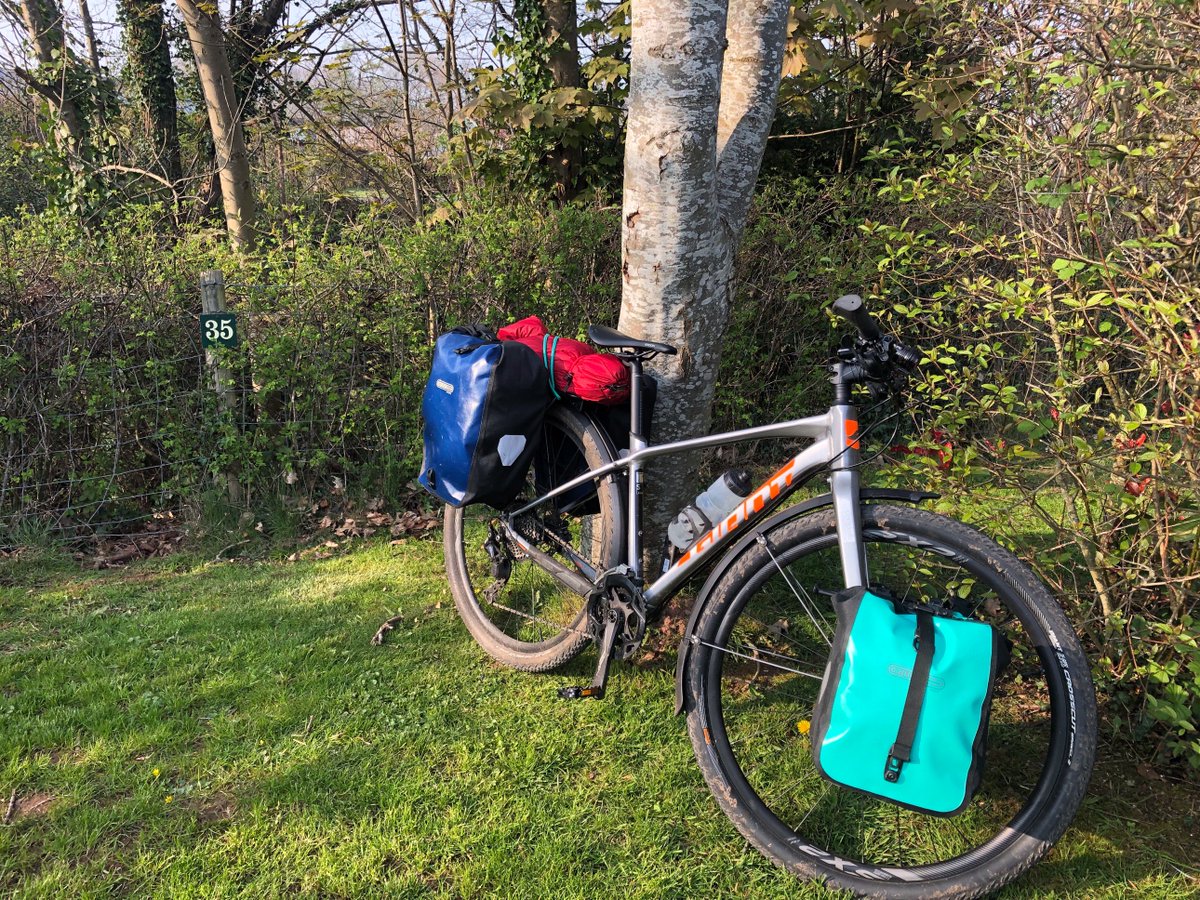 islesmag_'s tweet image. Has anyone been cycle touring in #Holland? I can't decide on a route for 5 days camping... and I leave next week! #cycletouring #help @CycleTouring_TT @cardiffbybike @cardiffwheels @CDF_Cycle_Chic @BeicioGwenda ? 🙄