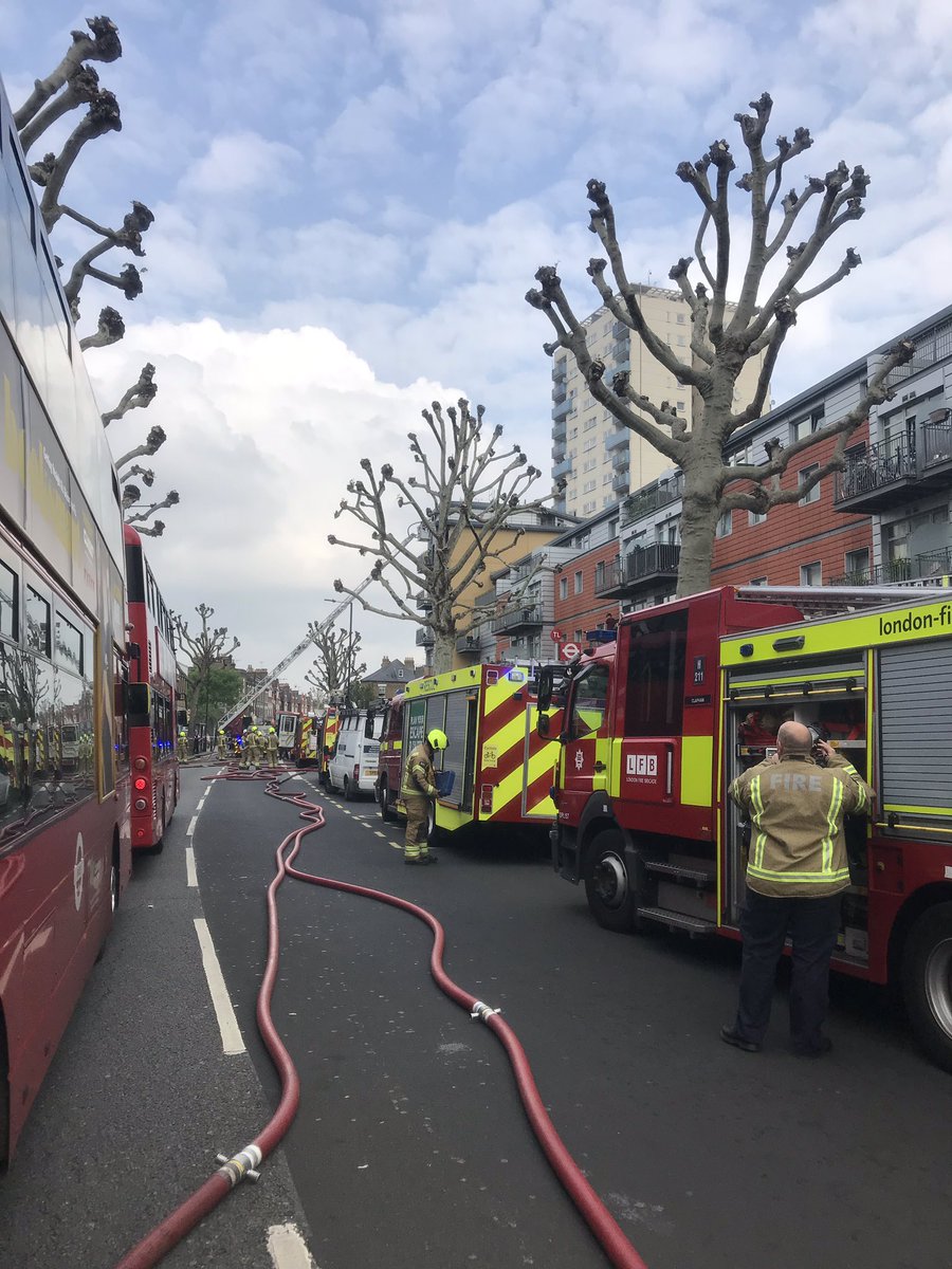 SpessProperty's tweet photo. @999London one for you guys. Currently at Wandsworth Bridge Road. https://t.co/DVZyNDkdIs