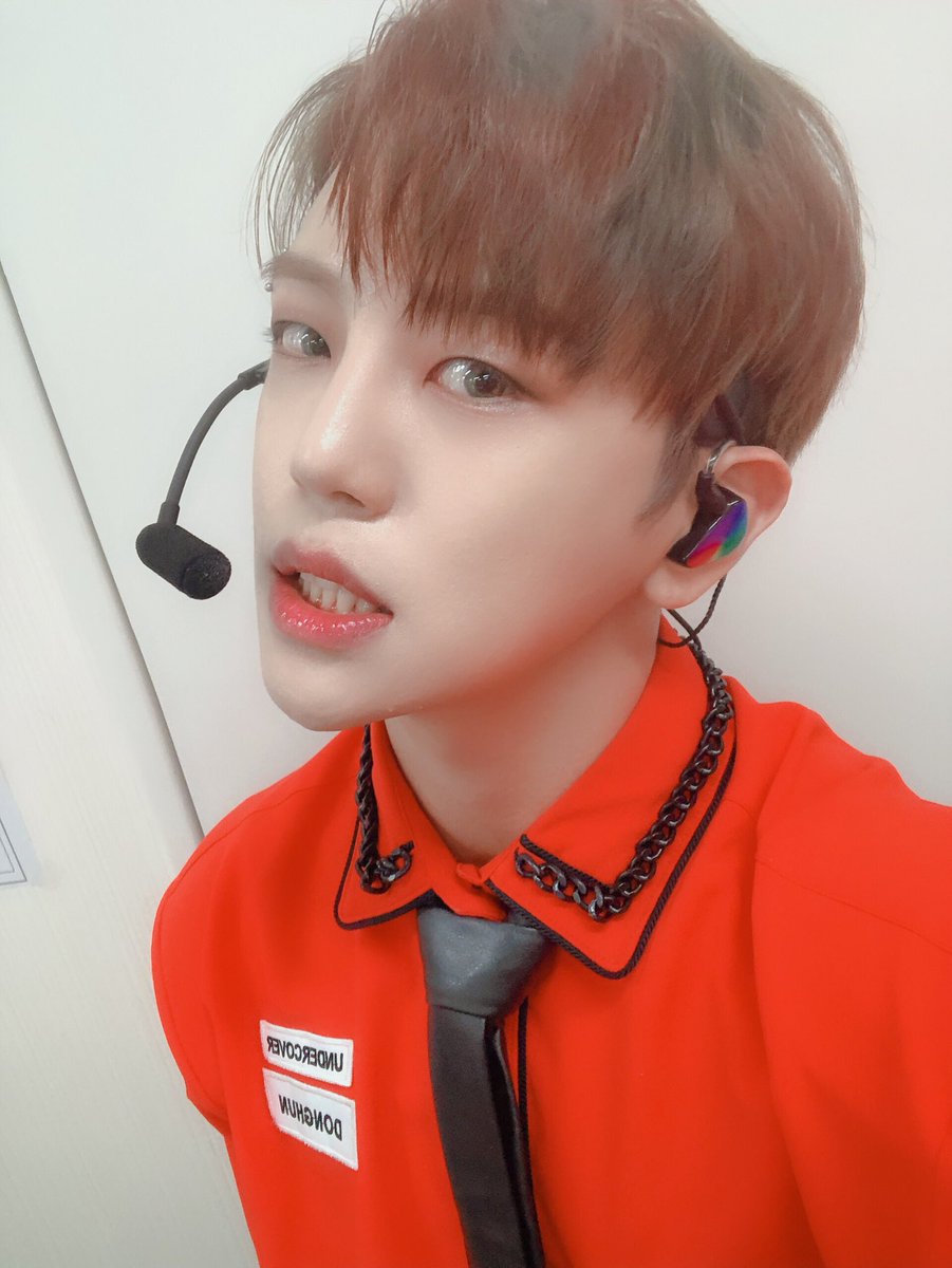 official_ACE7's tweet photo. [#에이스_동훈]
오랜만에 심장이 두근두근 합니다아
언더커버 첫 무대 화이팅튕!!
에이스 화이팅! 초이스 짱!🔥🔥🔥
#ACE #UNDERCOVER #초이스짱 #KCON https://t.co/qbVELoaxxf