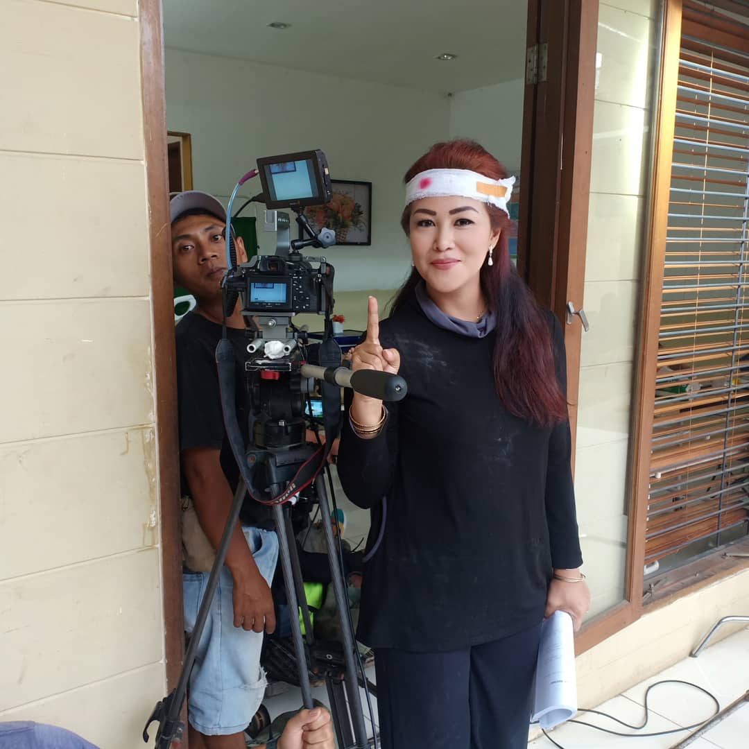 QueenMariaeva's tweet photo. On Film location day 1 ....
"FIRASAT ANTV "ASA YANG DITERBANGKAN ANGIN KENCANG"
#veronapictures
#film #action
#tv #firasatantv
#mariaeva
#artisindonesia
#ARTJO https://t.co/22UxKxEe9g