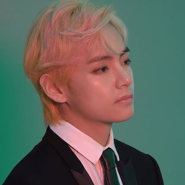 _Vickxhunter_'s tweet photo. @BTS_twt
#Taeisperfect
#ILoveTae
ೃ•🌻-be strong Tae because we love you anyway https://t.co/gTC2m4PEjf